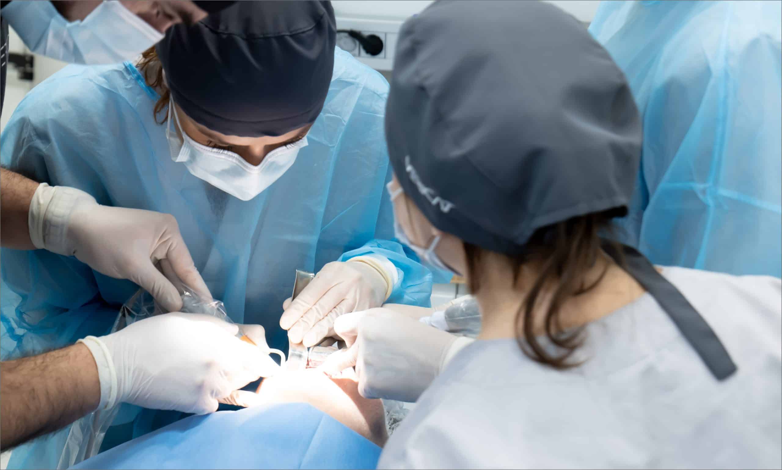 Implantes cortos vs elevación de seno