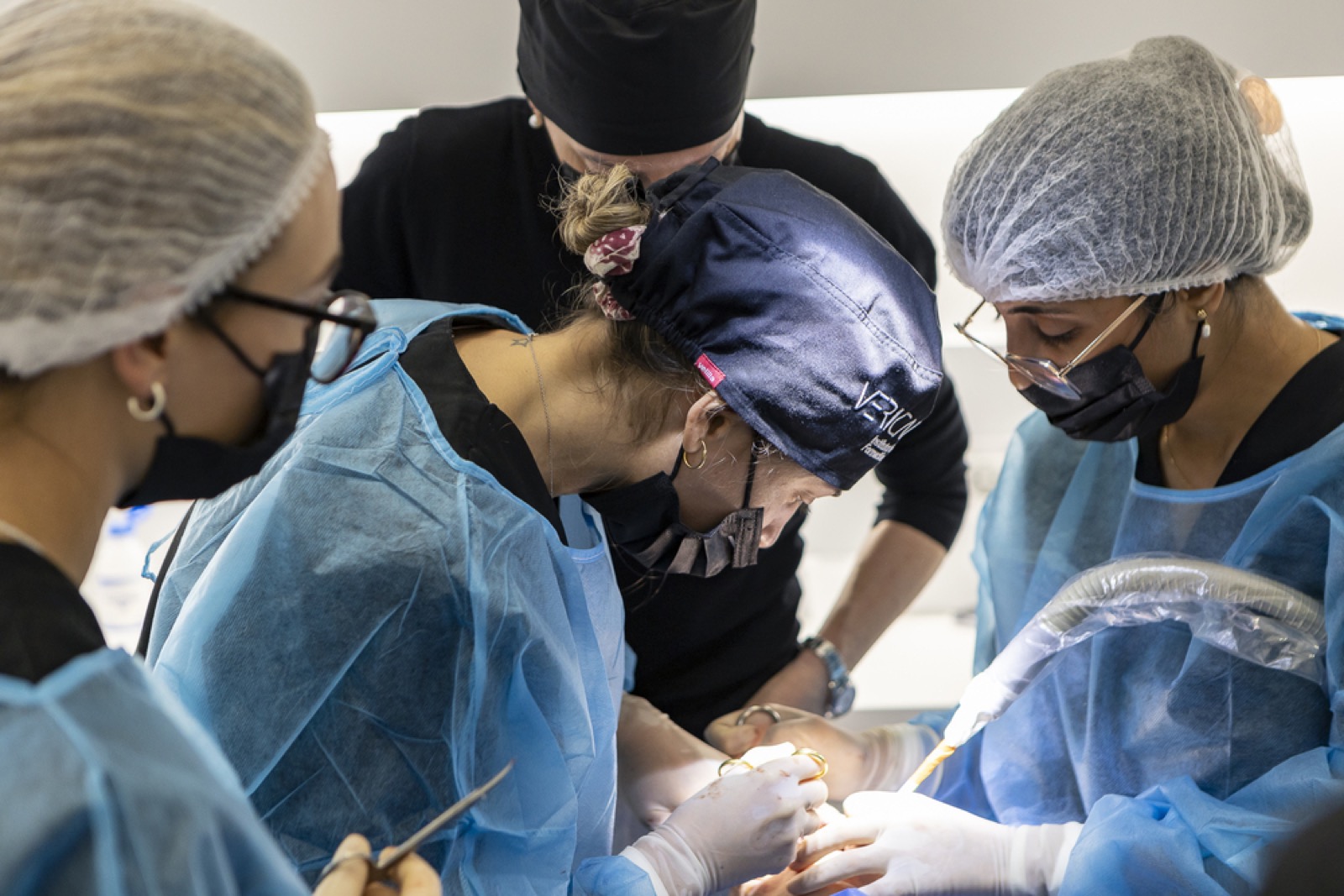 Técnica de sutura en cirugía oral