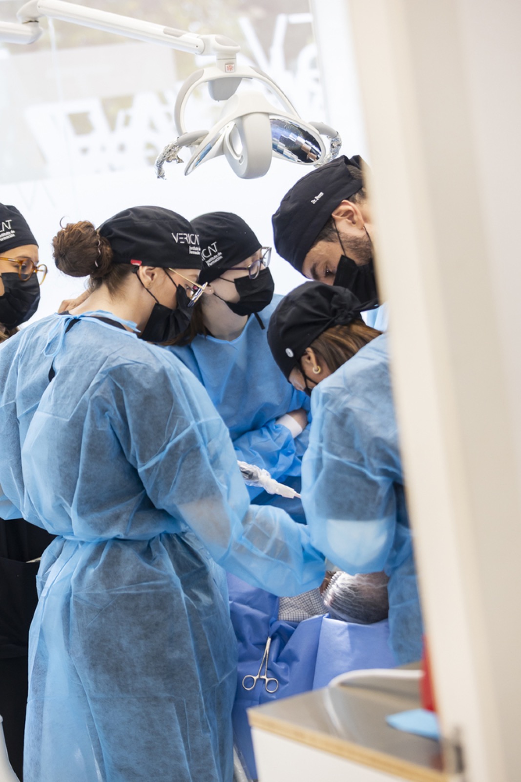 Bolsas inflamatorias alrededor de los implantes dentales
